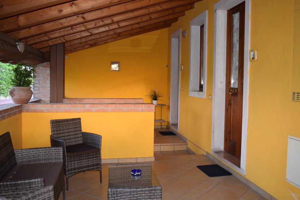 Agriturismo Fior Di Pesco Sommacampagna Bagian luar foto