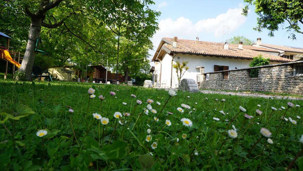 Agriturismo Fior Di Pesco Sommacampagna Bagian luar foto