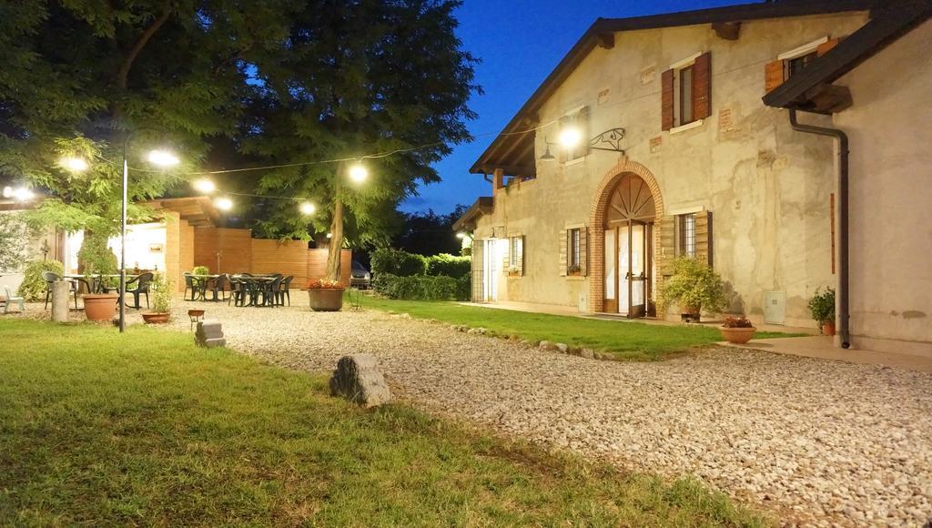 Agriturismo Fior Di Pesco Sommacampagna Bagian luar foto
