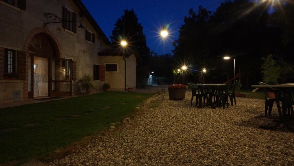 Agriturismo Fior Di Pesco Sommacampagna Bagian luar foto